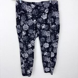 Torrid Womens Active Crop Legging Size 2X Rose Floral Stretch Workout Gym Gray